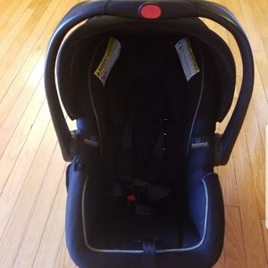 Carseat and base